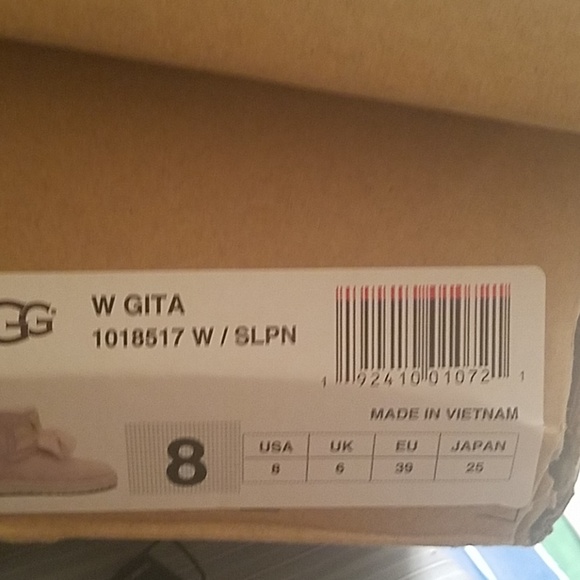 NIB UGG Gita Boots - Picture 5 of 5